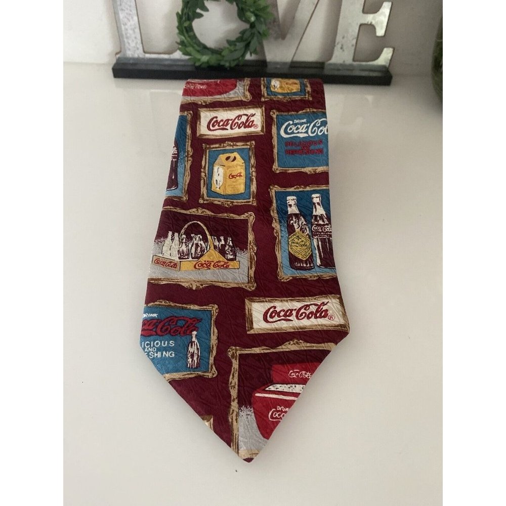 Coca‎ Cola Men’s 100% SILK Tie Made in USA Retro W Old Bottles And Cases 4" Wide